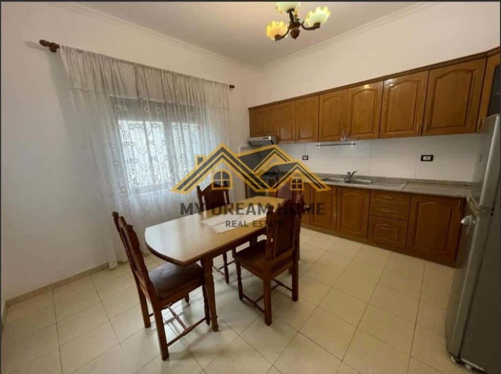 SHITET VILE 3 KATSHE TEK BLLOKU I VILAVE LAGJIA 18!