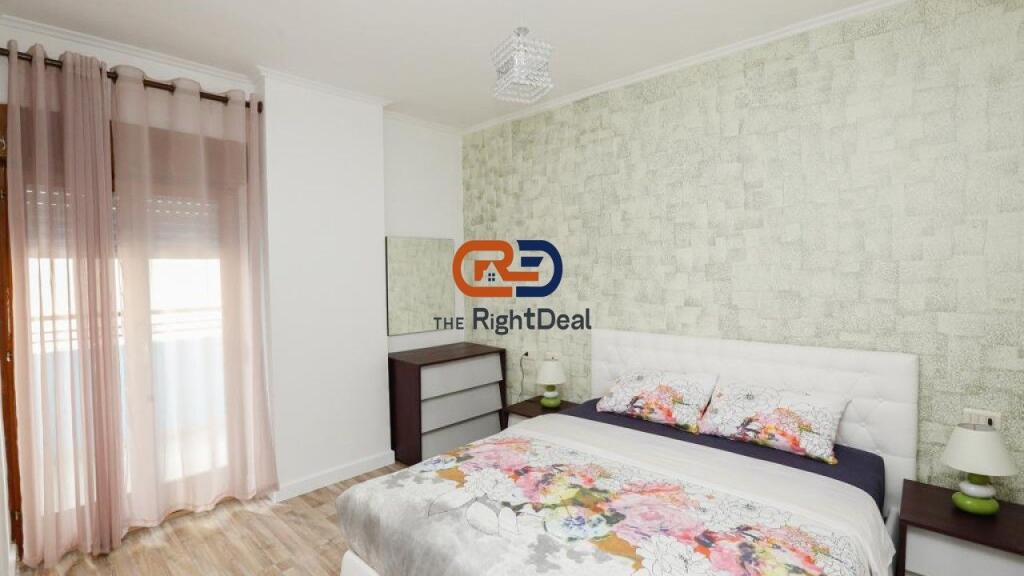 Ne Qender, Jepet Me Qira Super Apartament 3+1+2, Me Pamje Nga Sheshi Skenderbej !!