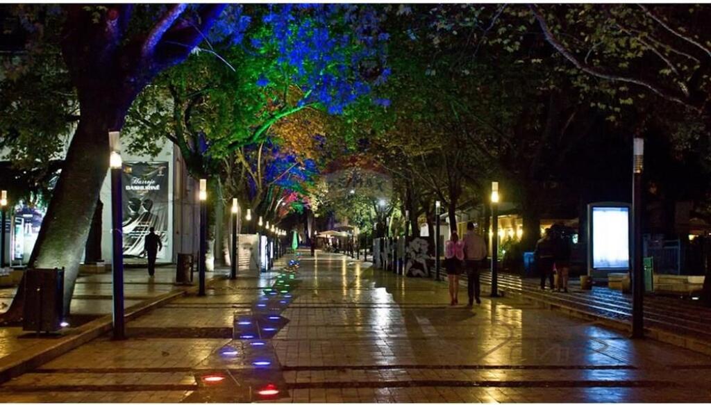 Negozio in affitto vicino a Piazza Skenderbej !