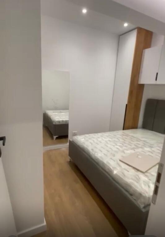 Apartament 1+1 per shitje tek Komuna e Parisit