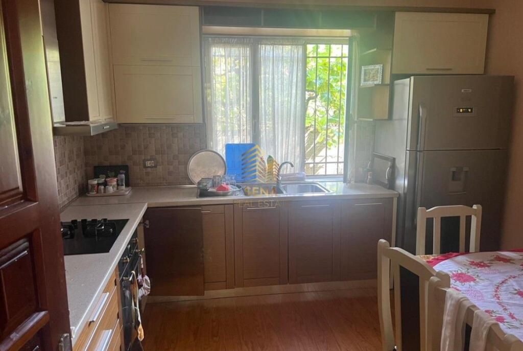 Qira, Hyrje Private, 1+1+Kuzhine e Vecuar, Laprake, 350 Euro/muaj