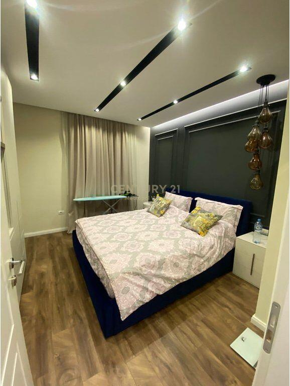 APARTAMENT 3+1+2 ME QERA TEK RRUGA E BARRIKADAVE ! 1,700 € /Muaj