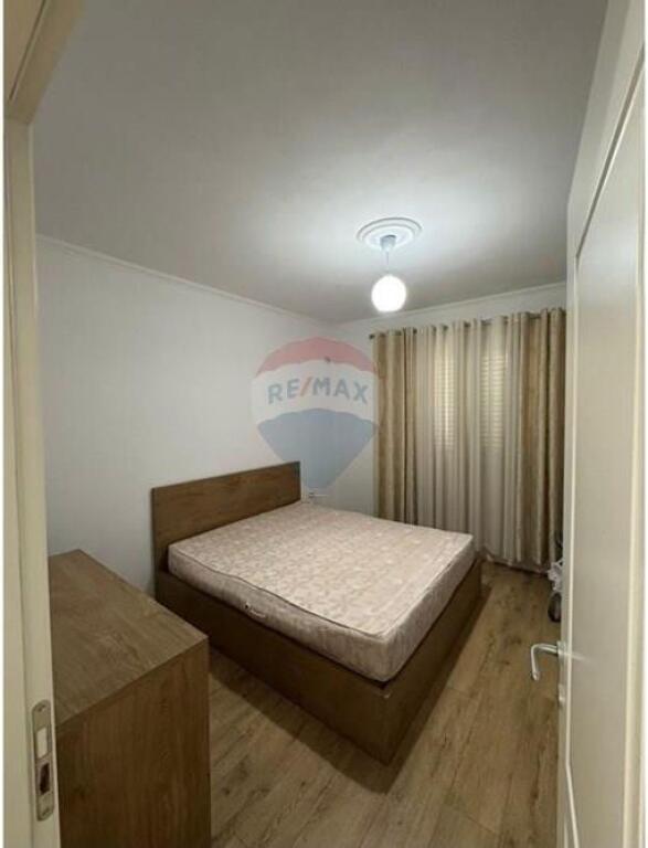 Shitet Apartament 2+1 tek Oxhaku