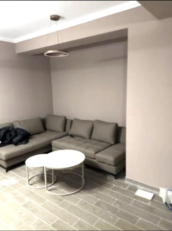 Affittasi appartamento fantastico 2+1+2 con posto auto incluso a Kodra e Diellit