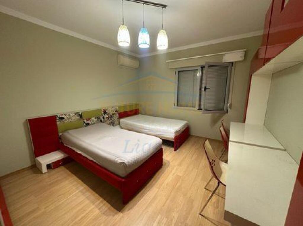 Shitet, Apartament 2+1, Liqeni i Thatë, Tiranë.