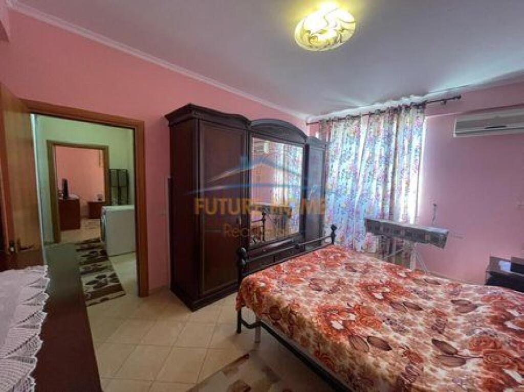 Shitet, Apartament 3+1+2, Porcelan, mbrapa Universitetit UET, Tiranë.