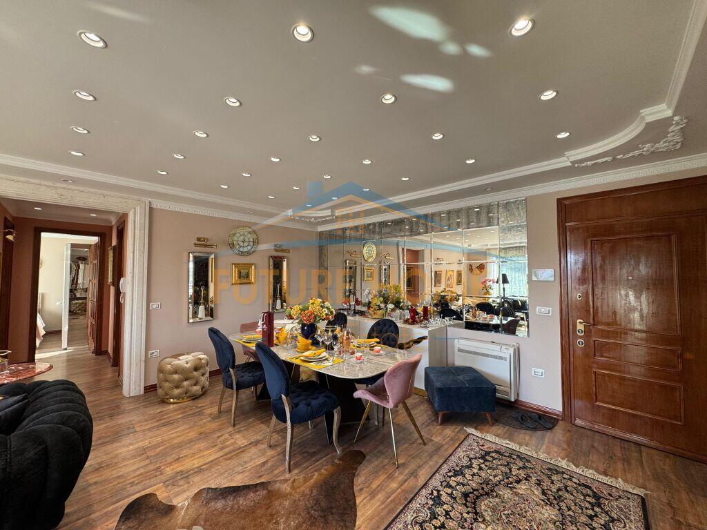 Qera, Apartament 2+1+2, Bllok, Tiranë