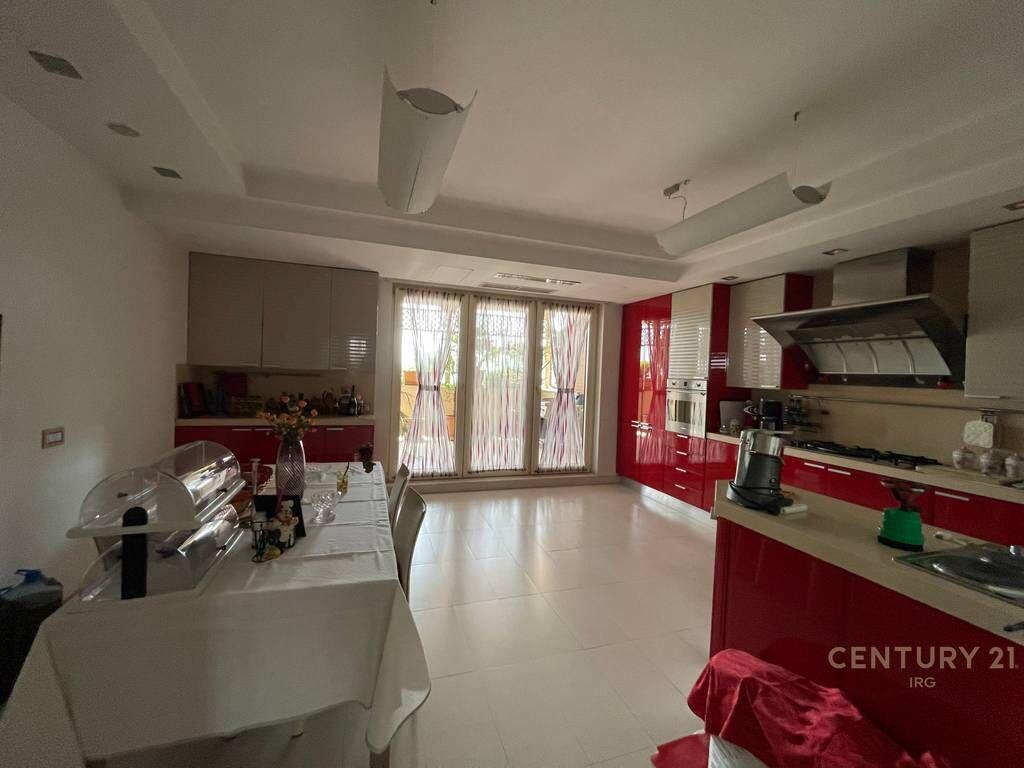 Penthouse panoramik 565 m2 ne Mbikalimin e Komunes se Parisit