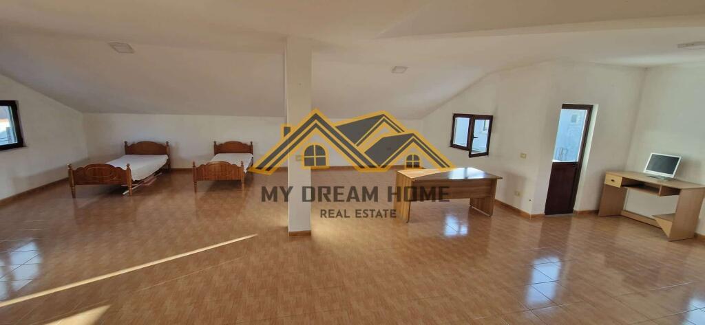 SHITET VILE 3 KATSHE TEK BLLOKU I VILAVE LAGJIA 18!