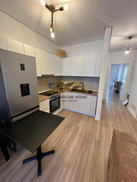 SHITET APARTAMENT 1+1 VIJE E DYTE NGA VILAT NE GJIRIN E LALEZIT, NE KOMPLEKSIN SAN PIETRO!
