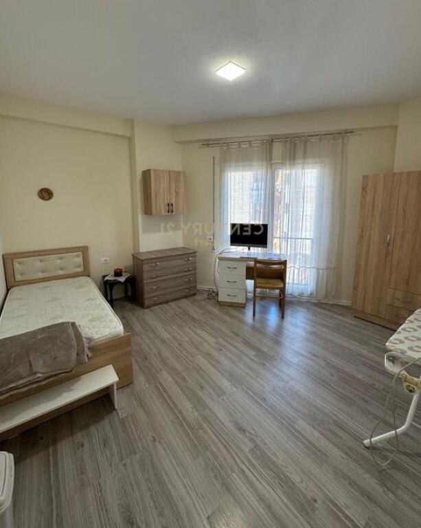 JEPET ME QERA 2+1+2 NE MEDRESE.