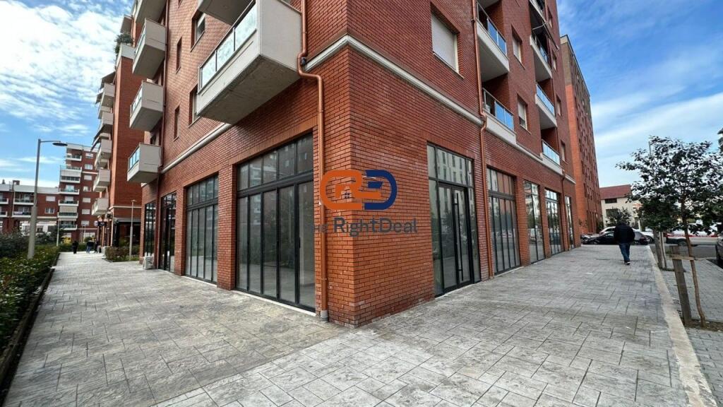 In Astir, Commercial Unit for Rent in the Green City Residence!