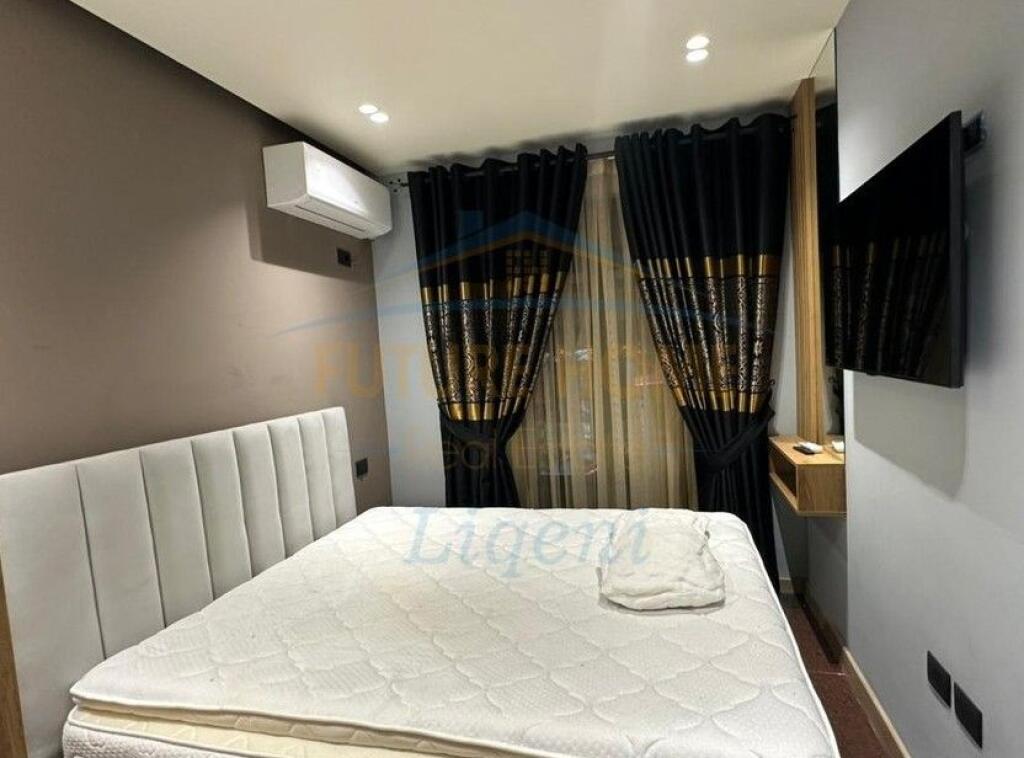 Shitet, Apartament 1+1, Shallvaret, Tiranë