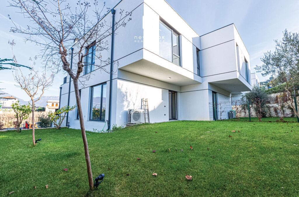 Me Qera: Vile Luksoze 📍Liqeni i Thate - Forest Res. (4Dh. Gjumi +5wc +2Veranda &amp; Garazh) E PABANUAR ME PARE || 4000€/muaj