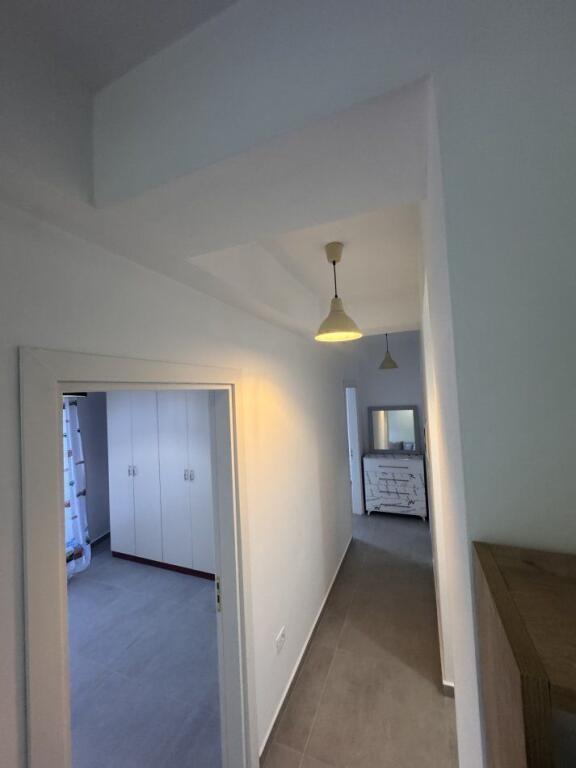 Jepet apartament me qira 2+1 Kodra e Diellit 1