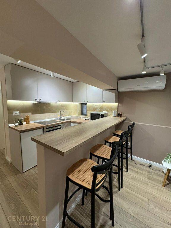 Apartament 2+1 me Verandë pranë Kompleksit Grand – Për Qira