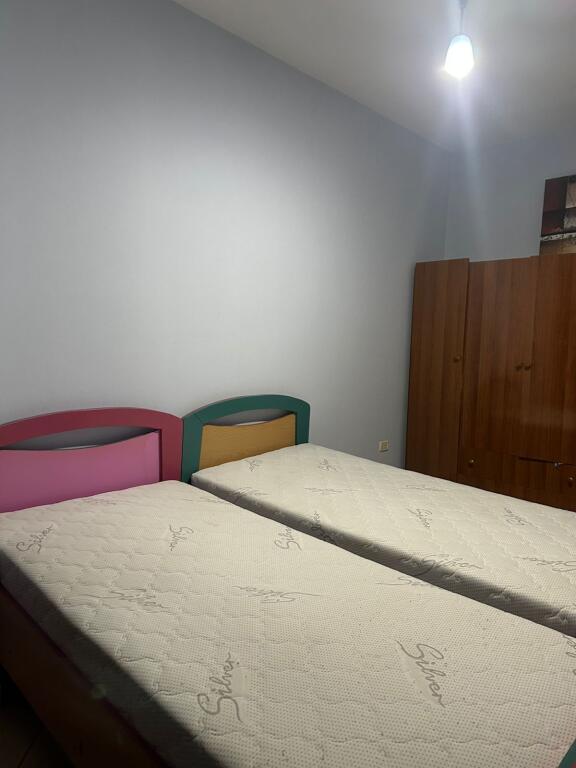 Jepet&#x20;Me&#x20;Qera&#x20;Apartament&#x20;2&#x2B;1&#x2B;1&#x20;Ballkon