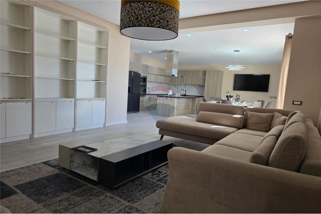 Papafingo LUKSOZE 3+1+2 në Lungomare, Pamje Spektakolare nga Deti! 