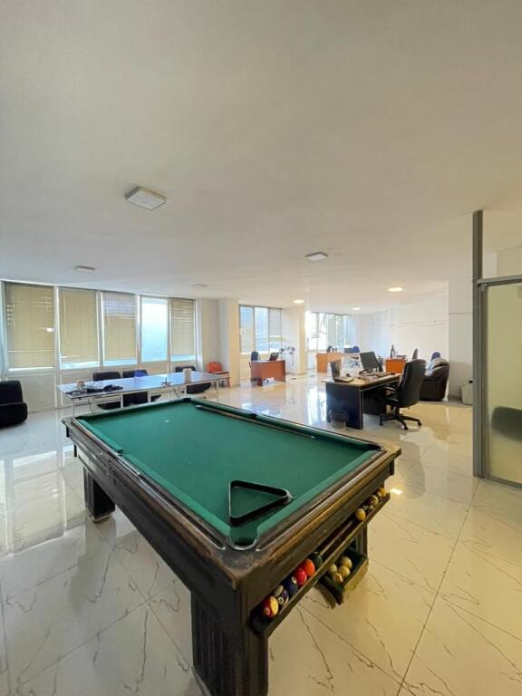 🏢 SHITET AMBIENT BIZNESI PRAN STACIONIT TE TRRENIT