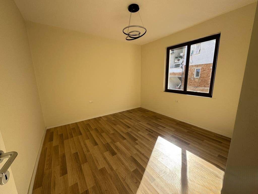 SHESIM APARTAMENT 2+1+2 REZIDENCA GOLDEN TOWER RRUGA MINE PEZA! 300.000 E