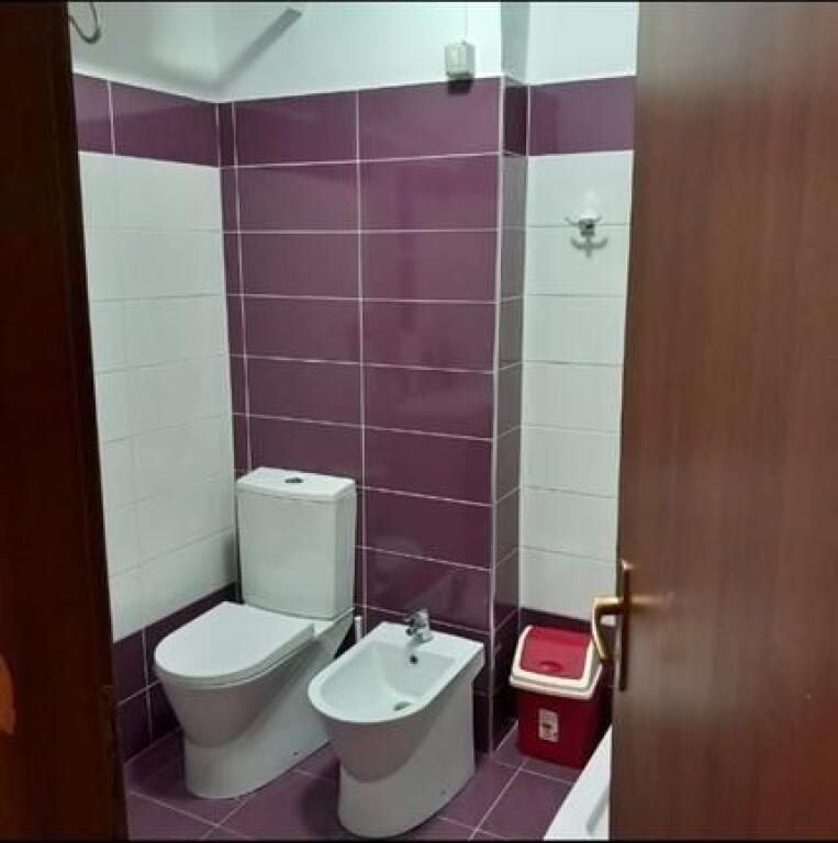 APARTAMENT ME QERA 1+1 21 DHJETORI 60.000 LEKE