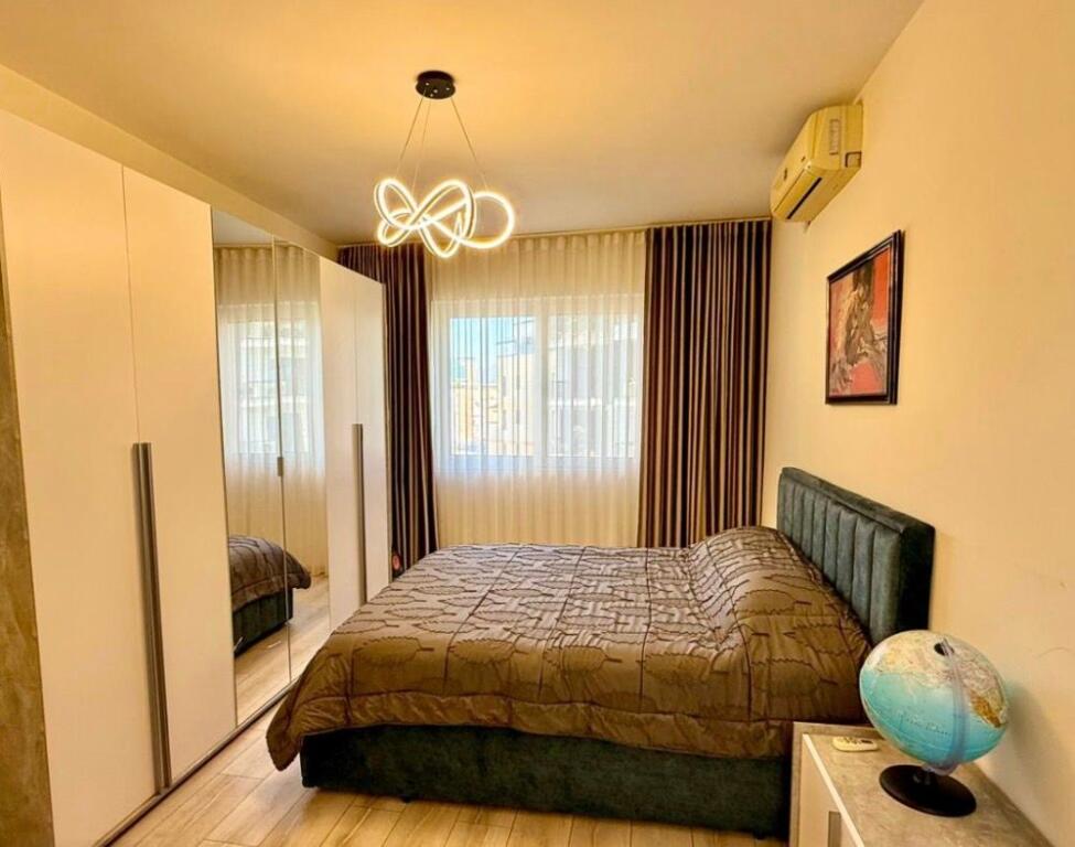 Jepet apartament 2+1 tek rr Kosovareve