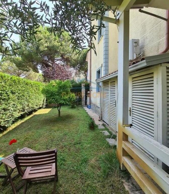 Qera,Vile tek Lura 1 Gjiri i Lalzit,Durres