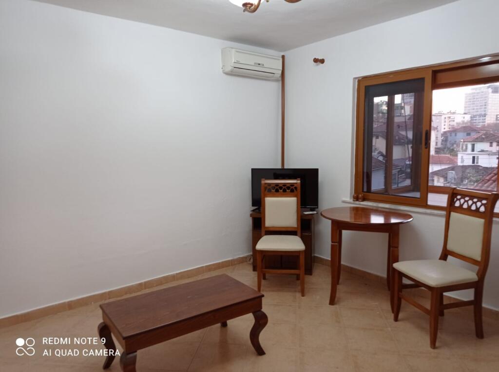 🏡 Vendesi in vendita 1+1 – Via Elbasanit