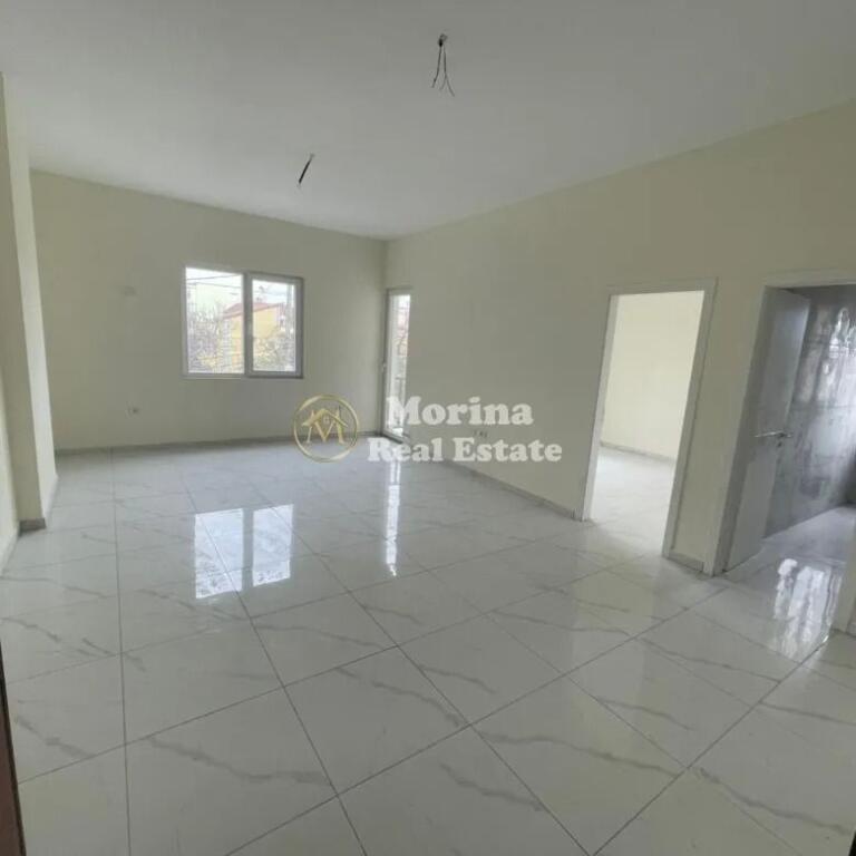 Rent | Business Premises | Mother Teresa Boulevard | 450 €/month
