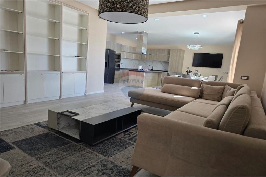 Papafingo LUKSOZE 3+1+2 në Lungomare, Pamje Spektakolare nga Deti! 