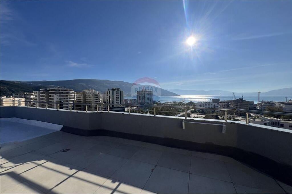 Attico Unico a Skele, con Terrazza Gigantesca e Vista Mozzafiato sul Mare!