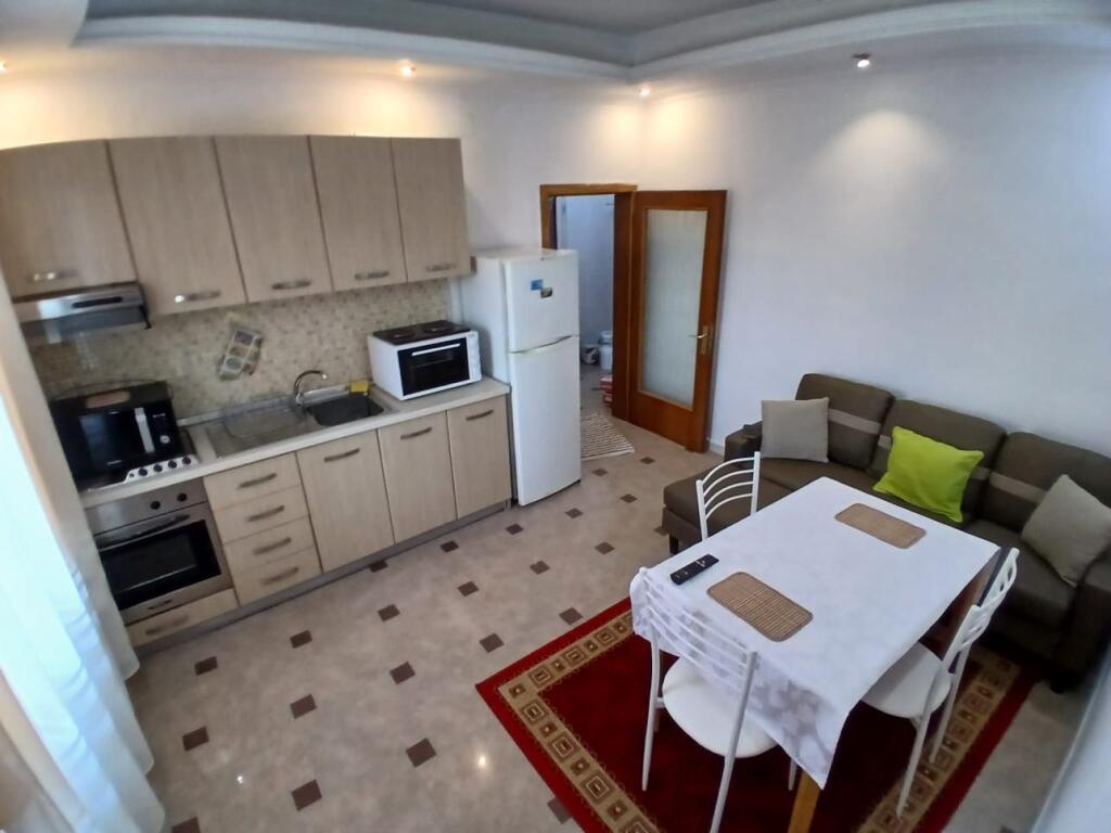 Jepet Me Qera Apartament 1+1+1 Ballkon