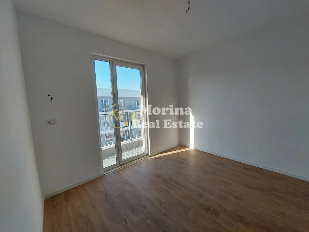 Qera, Ambjent Biznesi, ne Kompleksin Univers City, 600 euro/muaj.