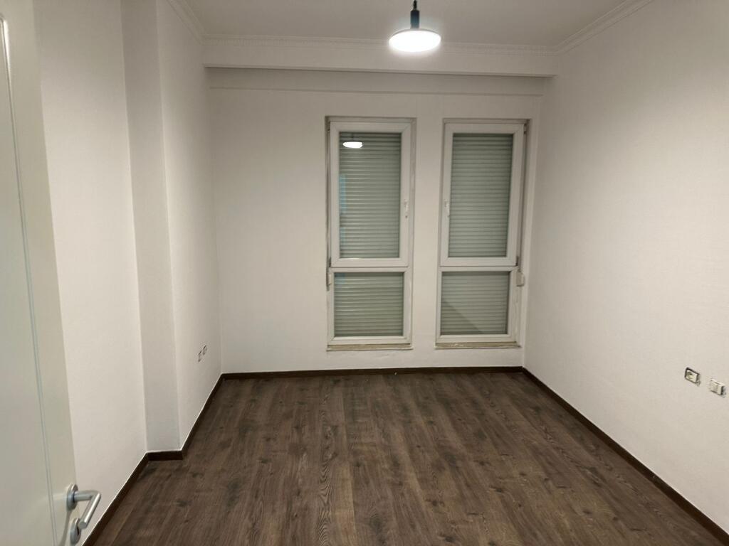 Apartament me qera 2+1 Tek 5 Maj