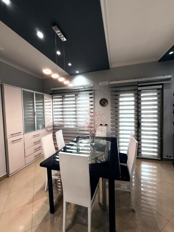 Casa privata 2+1+2 con parcheggio - Via Elbasan