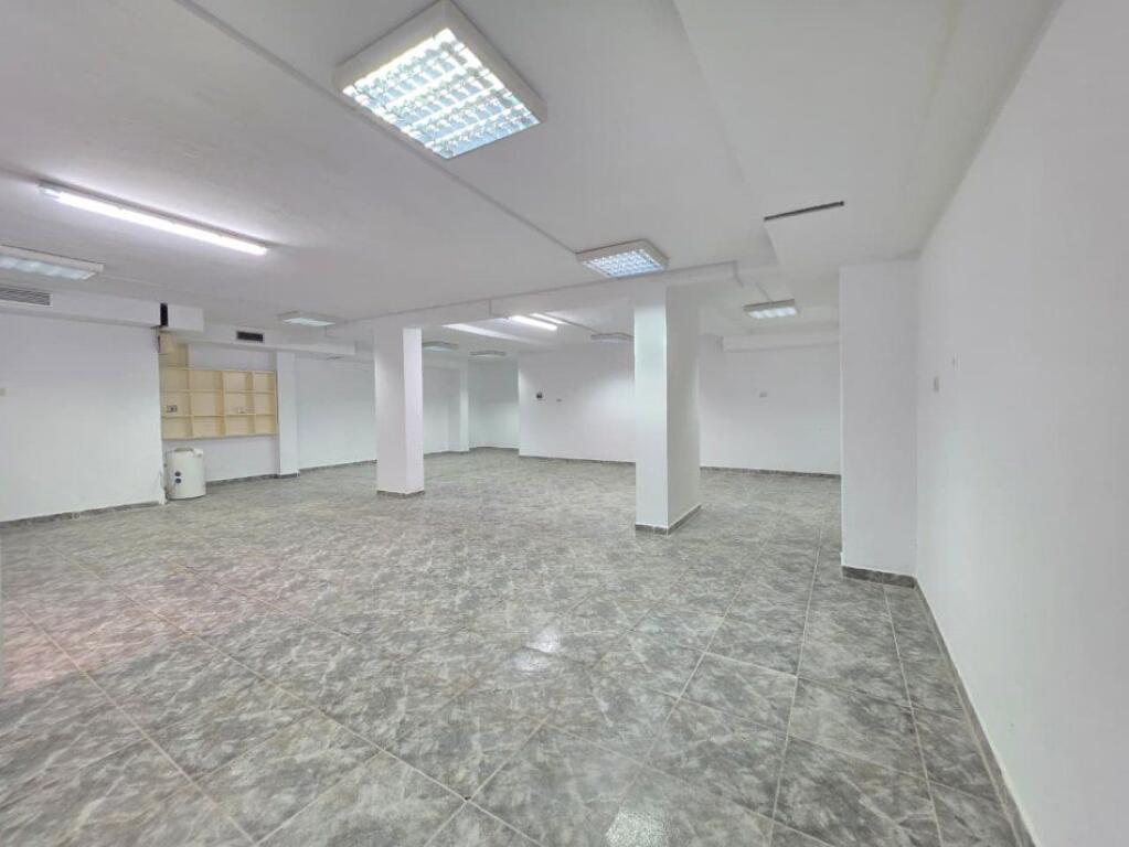 In Affitto: Locale Commerciale Sup.110m² Sulla Strada Principale📍Blocco Ville a Selite - Comune di Parigi | 800€/Mese