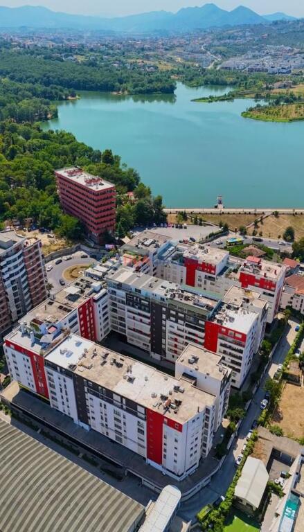 IN VENDITA APPARTAMENTO 2+1+2 UNICO AL PIANO VICINO AL LAGO DI TIRANA, NOBIS!!