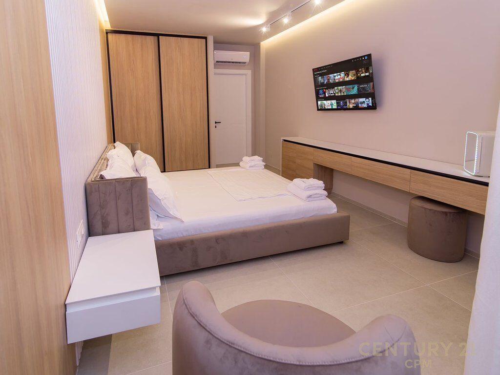 Penthouse Premium 3+1+2 me Verandë Panoramike – Vlorë