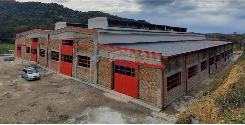 MAGAZINË/KAPANON ME QIRA në Vlorë – Vend Strategjik! 