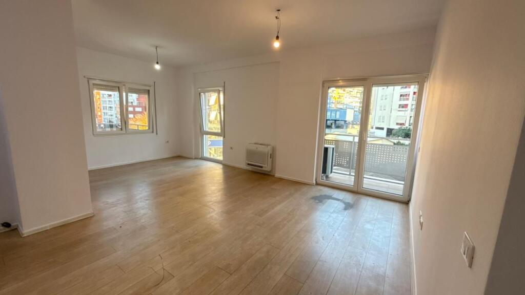 🏢 Jepet me qira apartament 2+1+2 – Rruga e Kosovareve