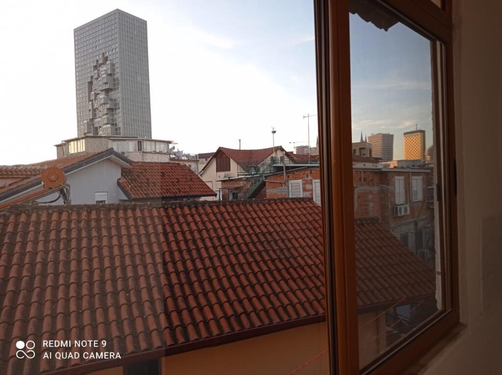 🏡 Vendesi in vendita 1+1 – Via Elbasanit