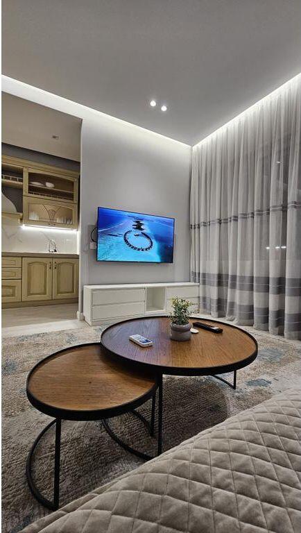 Shesim apartament 2+1+2+post parkimi tek rruga e barrikadave, kati 2-te