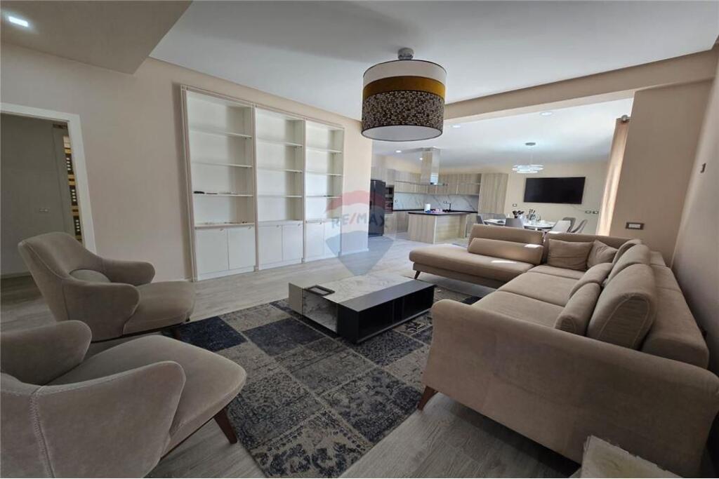 Papafingo LUKSOZE 3+1+2 në Lungomare, Pamje Spektakolare nga Deti! 