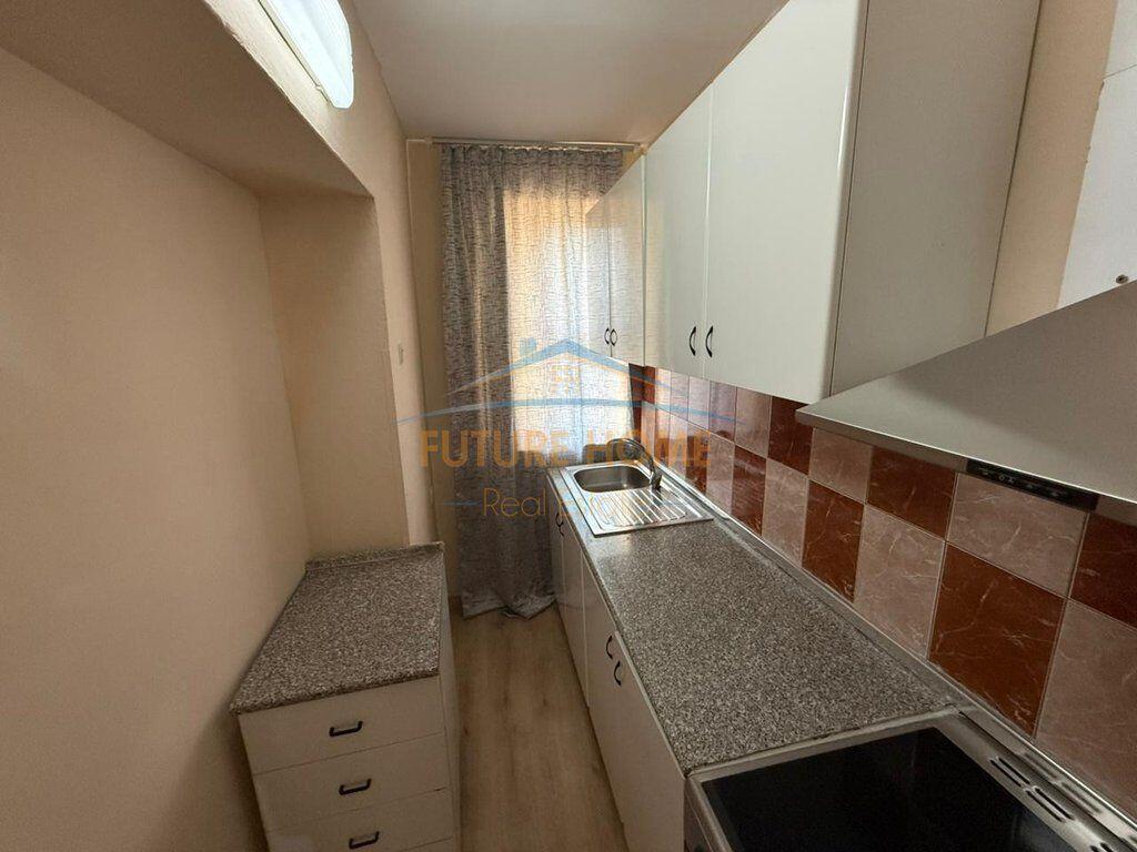 Qera, Apartament 2+1, Tregu Elektrik , Tiranë.