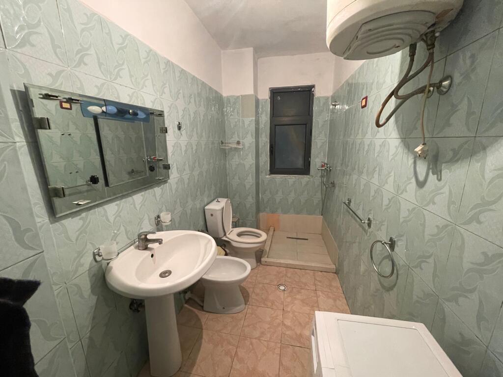 Apartament 2+1 me qera tek Bulevardi i Ri
