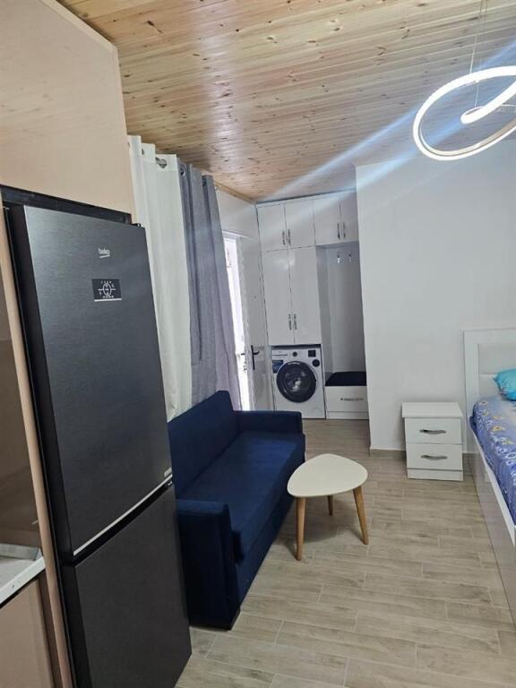 Jepet me qera garsionere , Laprake te Kmy  Cmimi: 300 mije leke