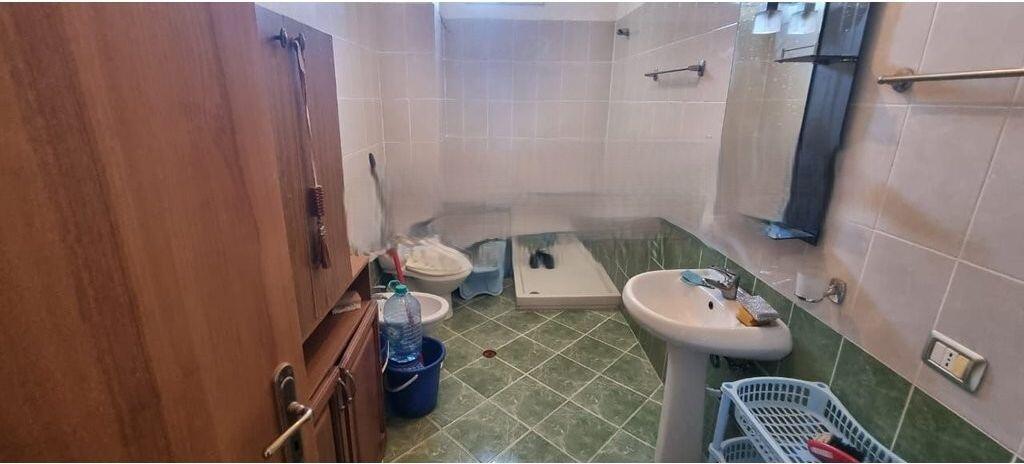 Apartament 1+1 Me Qira në Yzberish, Tiranë – 400€