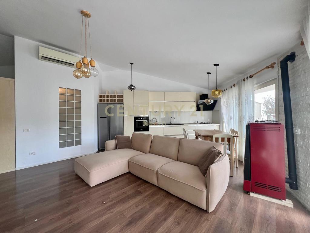 QIRA, APARAMENT 3+1 ME POST PARKIMI, LIQENI I THATE! 850 € /Muaj Sip. Totale  120m2