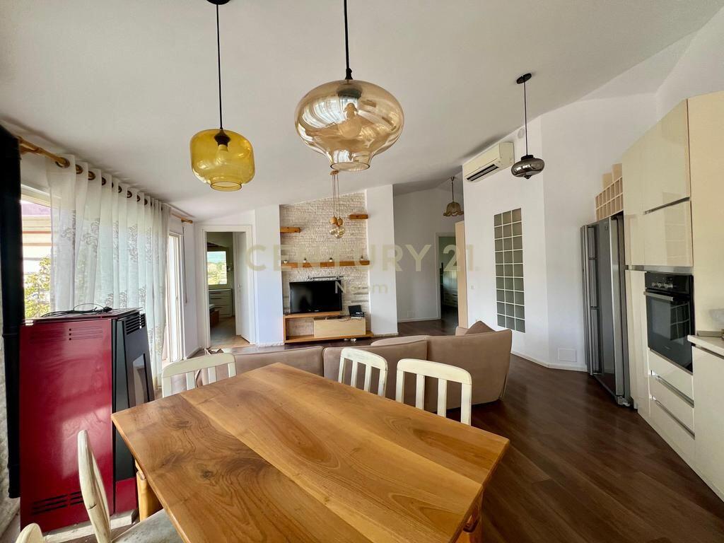 QIRA, APARAMENT 3+1 ME POST PARKIMI, LIQENI I THATE! 850 € /Muaj Sip. Totale  120m2