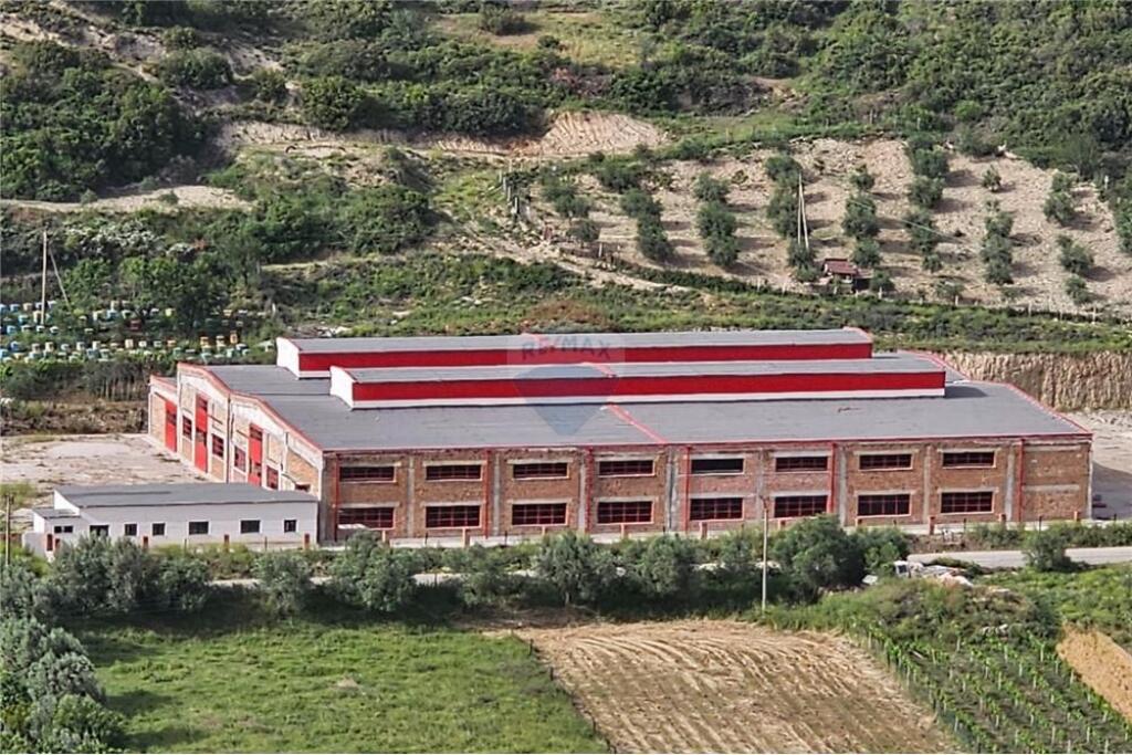 MAGAZINË/KAPANON ME QIRA në Vlorë – Vend Strategjik! 